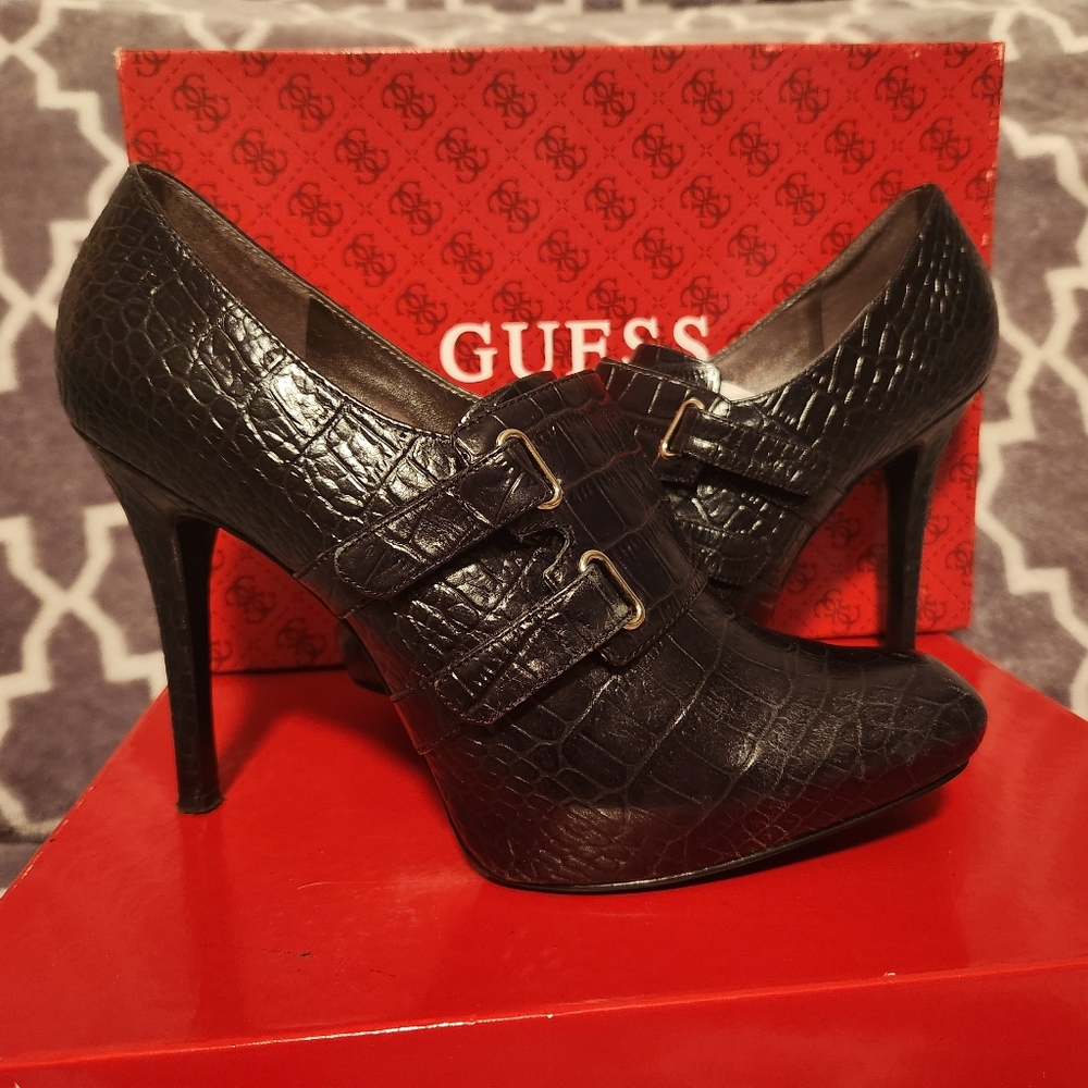GUESS by Marciano Black Crocco 4.5 in heels, 8.5 EUC